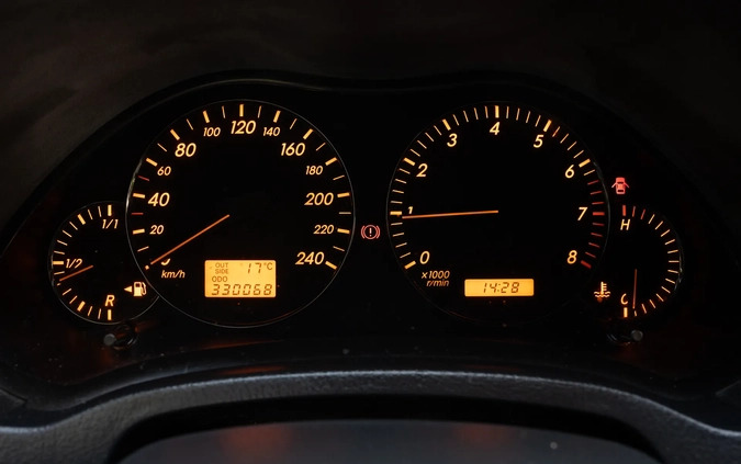 Toyota Avensis cena 12500 przebieg: 330000, rok produkcji 2003 z Miłomłyn małe 211